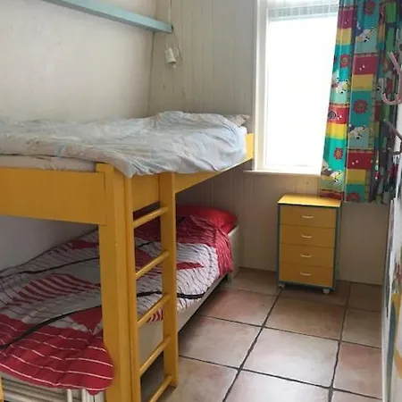 Gezellig 4 Personen Woning In Sintmaartenszee Aan Het En Natuur! Holiday home *