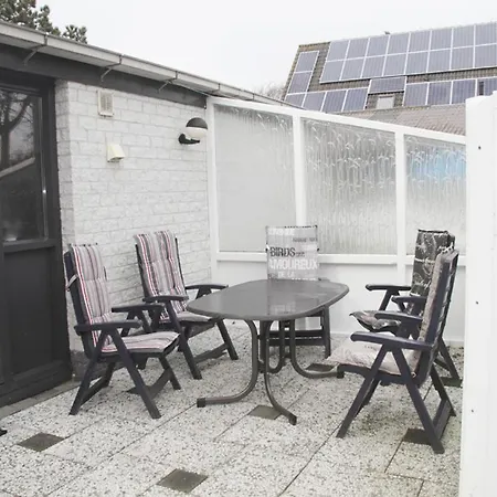 Gezellig 4 Personen Woning In Sintmaartenszee Aan Het En Natuur! Holiday home Sint Maartensvlotbrug