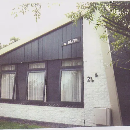 Holiday home Gezellig 4 Personen Woning In Sintmaartenszee Aan Het En Natuur! Sint Maartensvlotbrug
