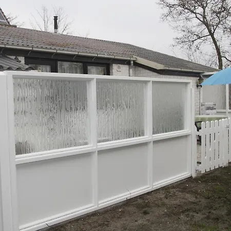 Gezellig 4 Personen Woning In Sintmaartenszee Aan Het En Natuur! Sint Maartensvlotbrug