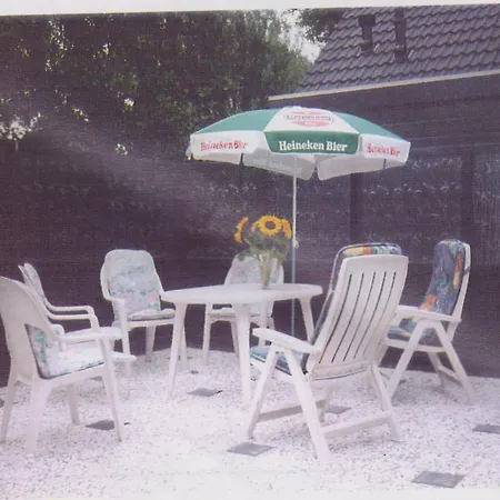 Gezellig 4 Personen Woning In Sintmaartenszee Aan Het En Natuur! Holiday home